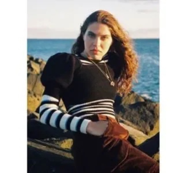 Urban Outfitters,Y2k Bernadette puff sleeve cropped sweater - Picture 12 of 12